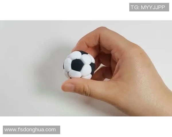 创意手工：足球明星粘土画框制作全攻略，轻松打造个性艺术作品